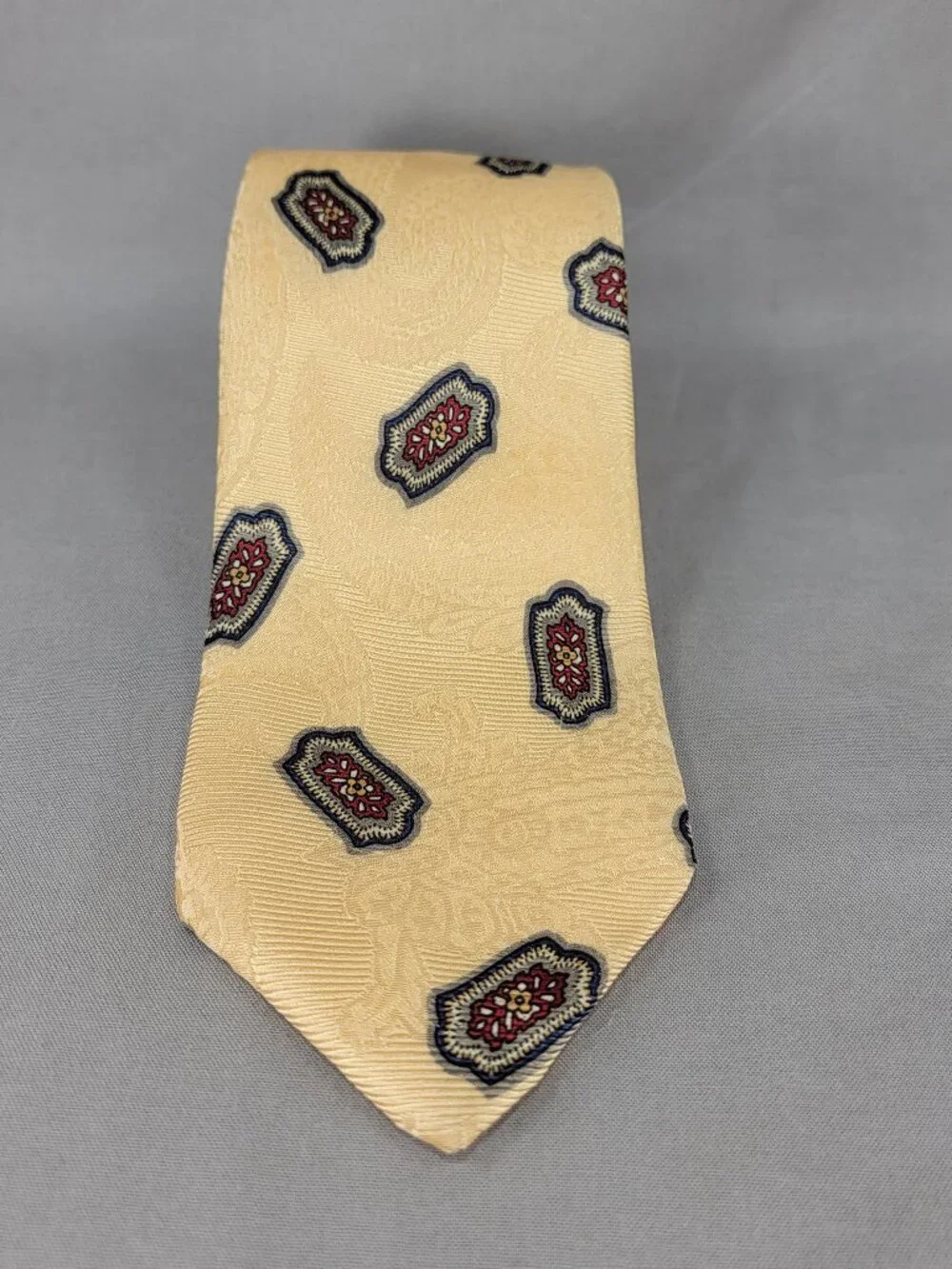 Vtg Robert Talbott Best of Class Silk Necktie Tie Mens Yellow Red Geometric USA